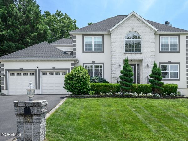 8 Cecilia Court, Howell, NJ 07731