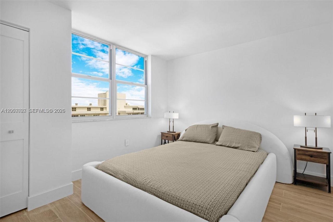 5701 Collins Ave , Unit 1707, Miami Beach, FL 33140 Photo
