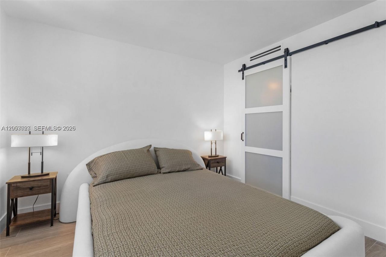 5701 Collins Ave , Unit 1707, Miami Beach, FL 33140 Photo