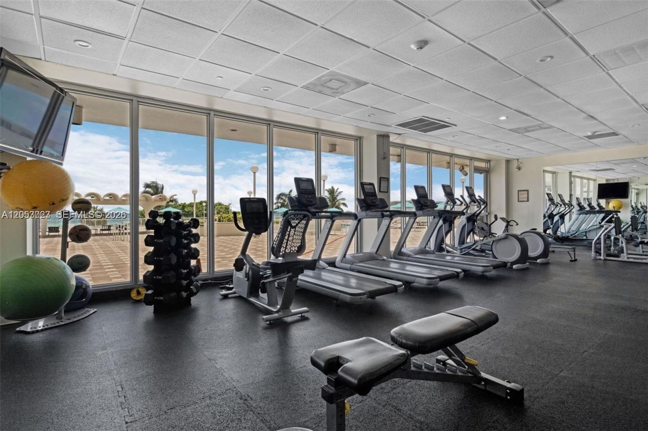5701 Collins Ave , Unit 1707, Miami Beach, FL 33140 Photo