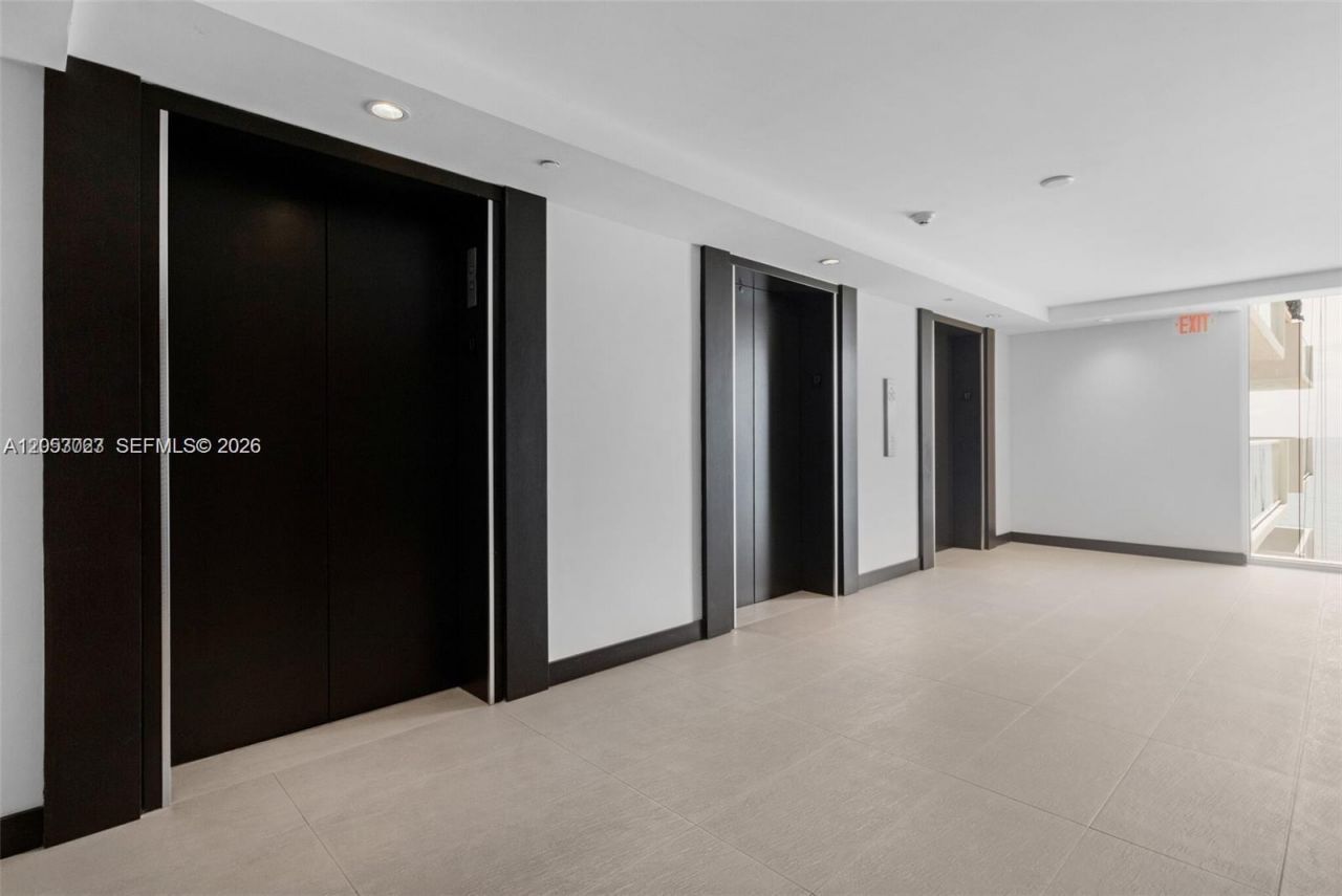 5701 Collins Ave , Unit 1707, Miami Beach, FL 33140 Photo