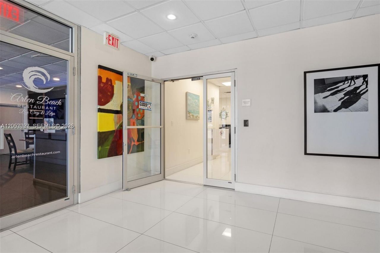 5701 Collins Ave, Unit 1707, Miami Beach, FL 33140 Photo