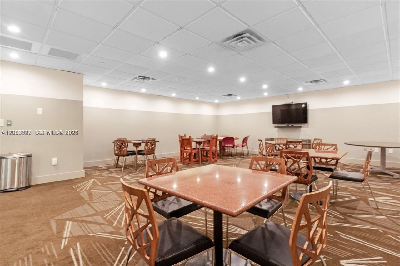 5701 Collins Ave , Unit 1707, Miami Beach, FL 33140 Photo