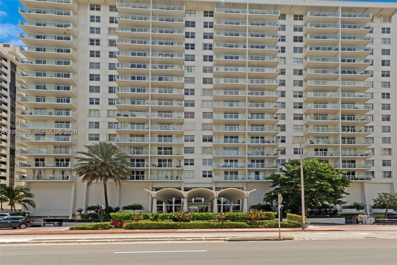 5701 Collins Ave , Unit 1707, Miami Beach, FL 33140 Photo