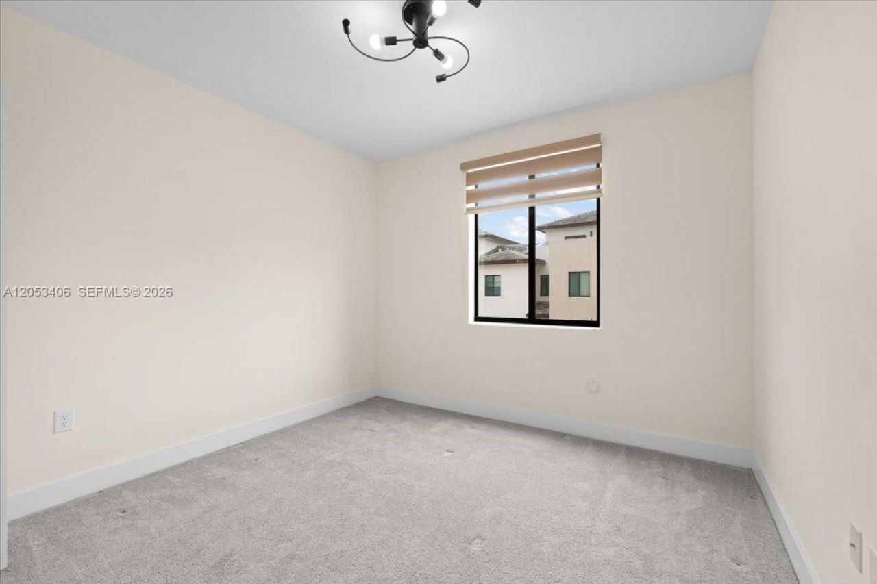 4746 NW 83rd Pkwy , Doral, FL 33166 Photo