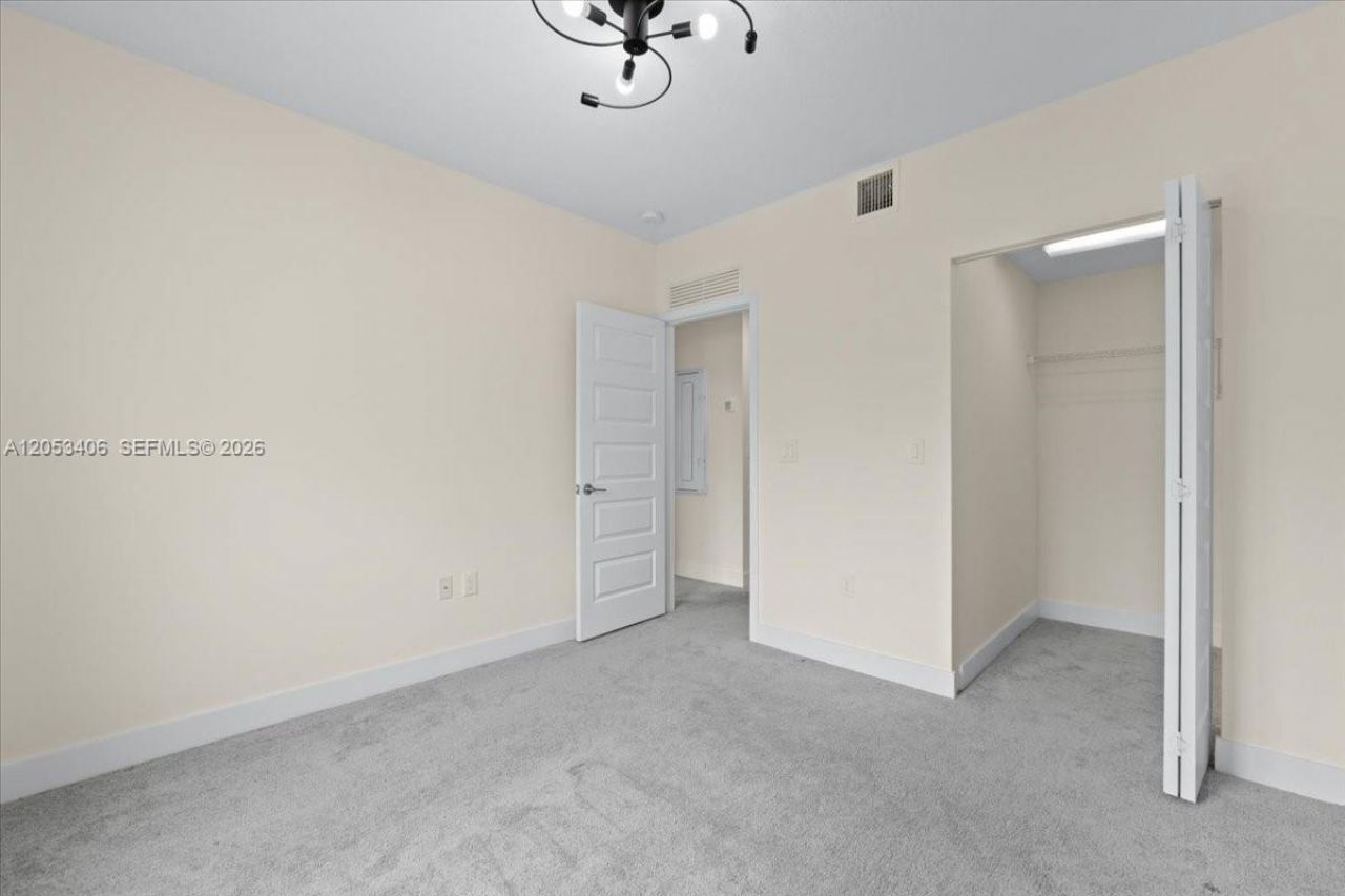 4746 NW 83rd Pkwy , Doral, FL 33166 Photo