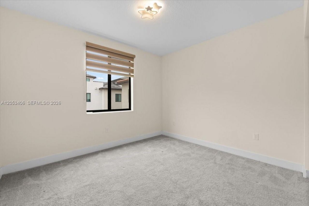 4746 NW 83rd Pkwy , Doral, FL 33166 Photo