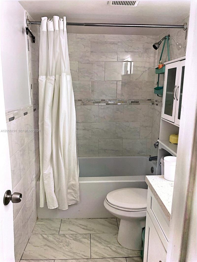 2570 W 67th Pl , Unit 12-2, Hialeah, FL 33016 Photo