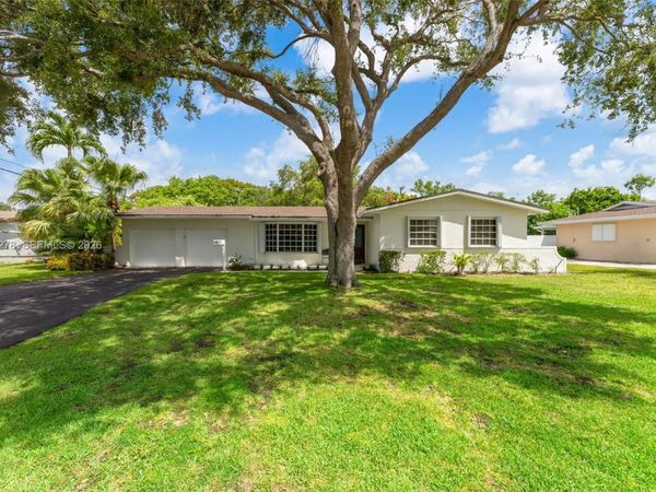 9121 Ridgeland Dr, Cutler Bay, FL 33157