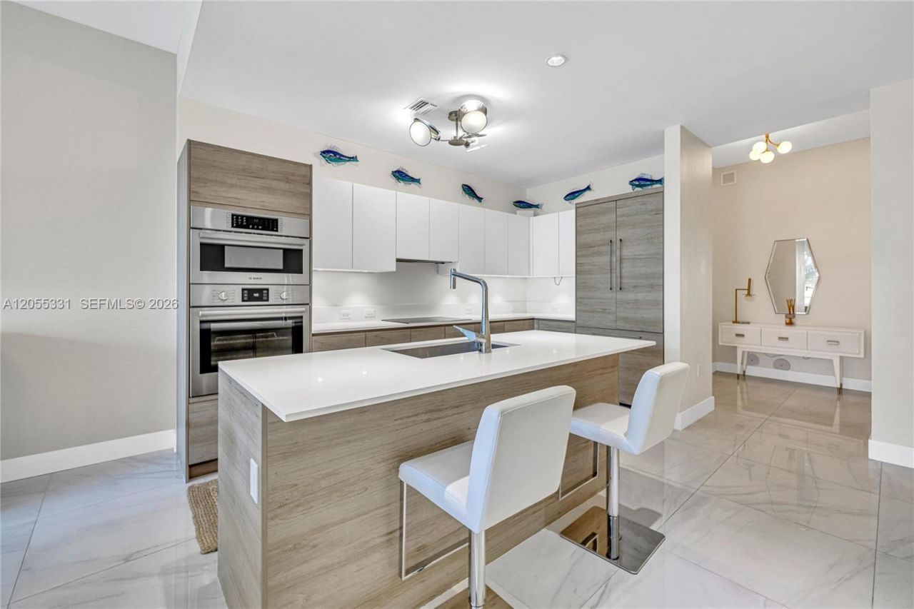 10201 E Bay Harbor Dr , Unit 203, Bay Harbor Islands, FL 33154 Photo