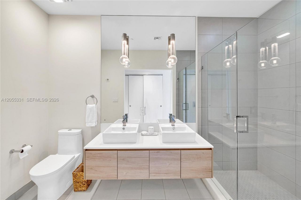 10201 E Bay Harbor Dr , Unit 203, Bay Harbor Islands, FL 33154 Photo