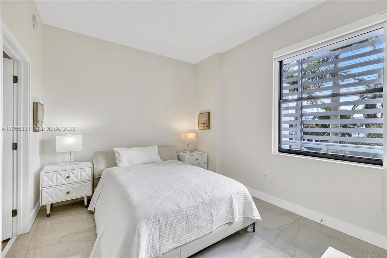 10201 E Bay Harbor Dr , Unit 203, Bay Harbor Islands, FL 33154 Photo