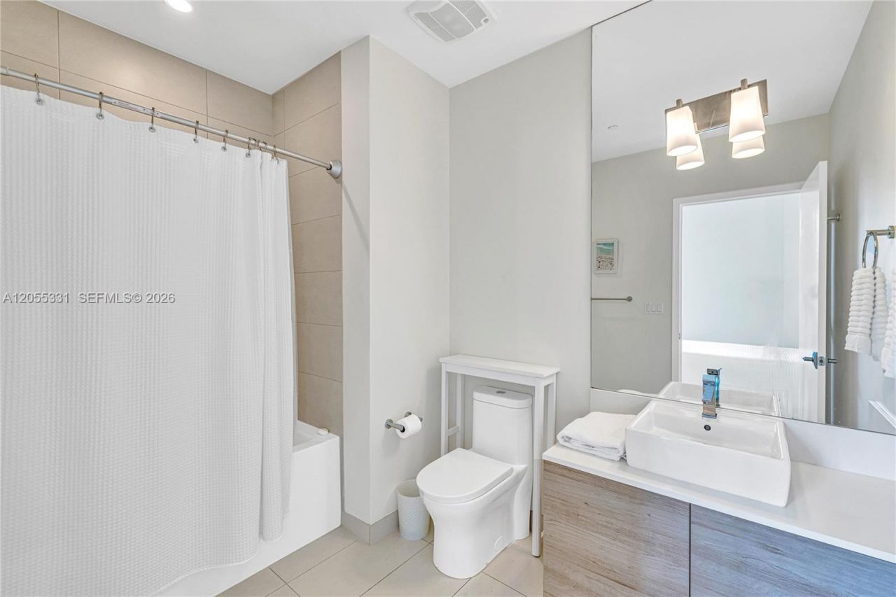 10201 E Bay Harbor Dr , Unit 203, Bay Harbor Islands, FL 33154 Photo