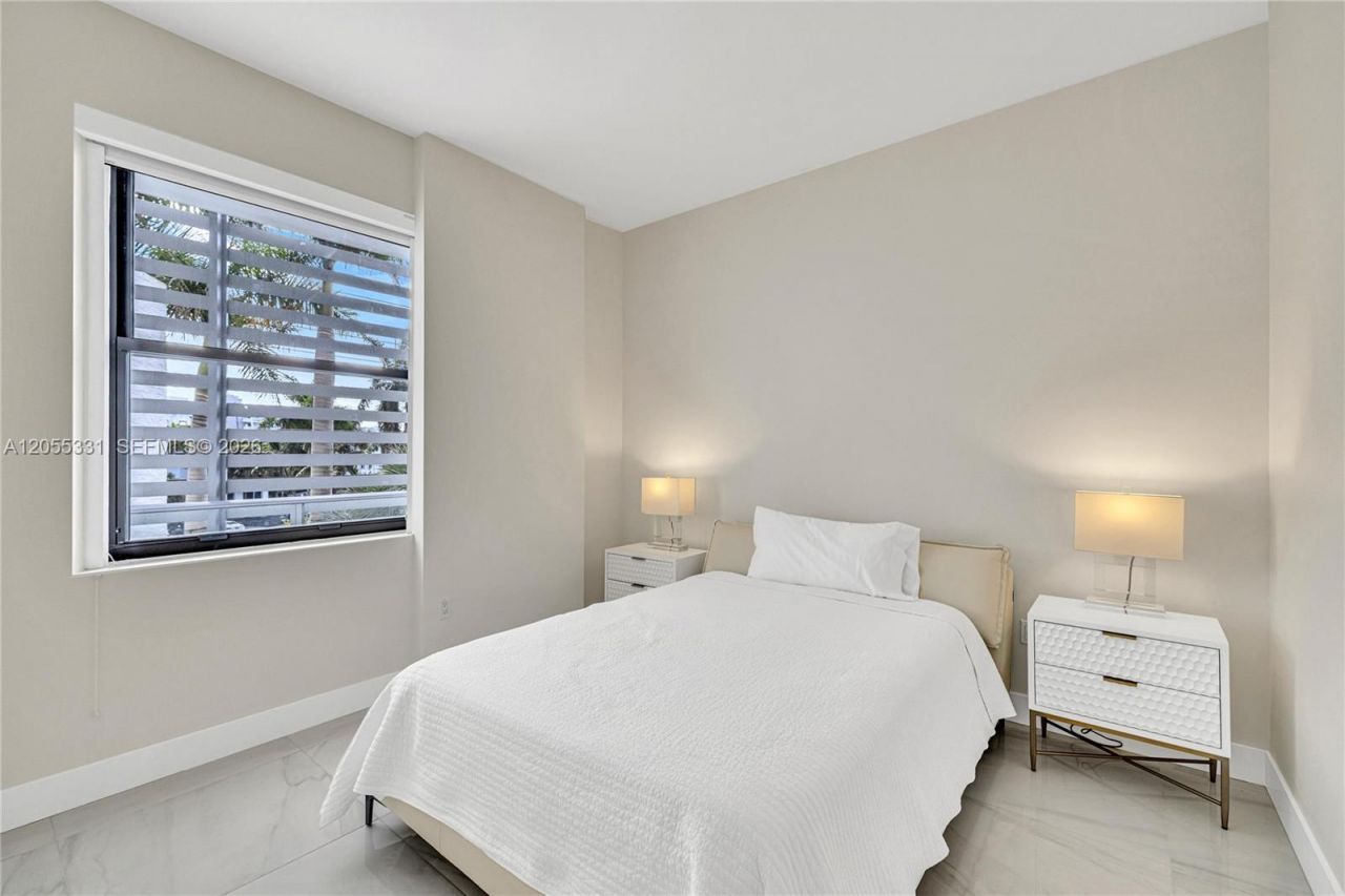 10201 E Bay Harbor Dr , Unit 203, Bay Harbor Islands, FL 33154 Photo
