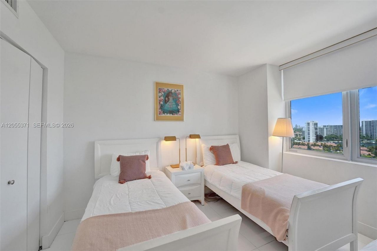 2600 E Hallandale Beach Blvd , Unit T1902, Hallandale Beach, FL 33009 Photo