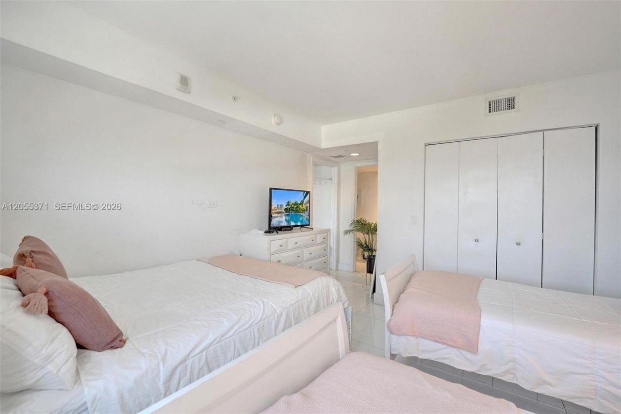 2600 E Hallandale Beach Blvd , Unit T1902, Hallandale Beach, FL 33009 Photo