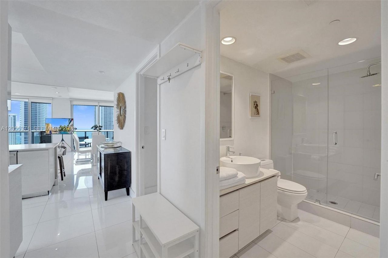 2600 E Hallandale Beach Blvd , Unit T1902, Hallandale Beach, FL 33009 Photo