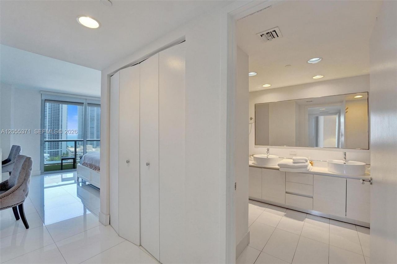 2600 E Hallandale Beach Blvd , Unit T1902, Hallandale Beach, FL 33009 Photo
