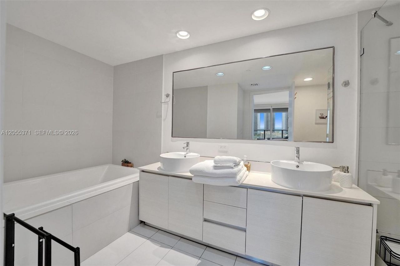 2600 E Hallandale Beach Blvd , Unit T1902, Hallandale Beach, FL 33009 Photo