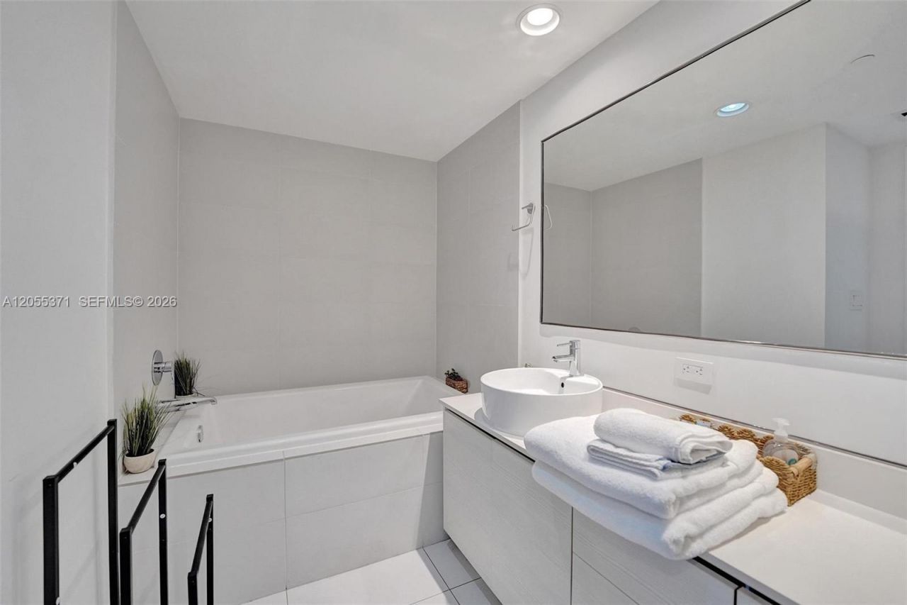 2600 E Hallandale Beach Blvd , Unit T1902, Hallandale Beach, FL 33009 Photo