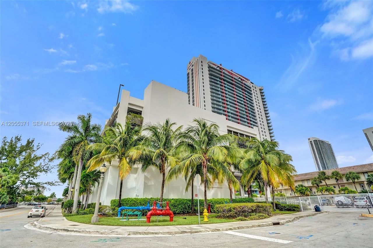 2600 E Hallandale Beach Blvd , Unit T1902, Hallandale Beach, FL 33009 Photo