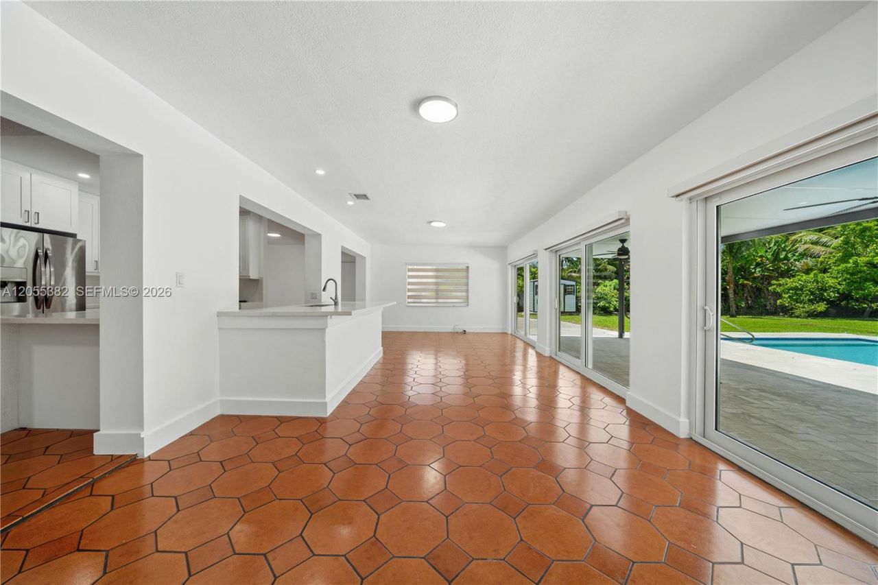 220 NW 130th Ave, Miami, FL 33182 Photo