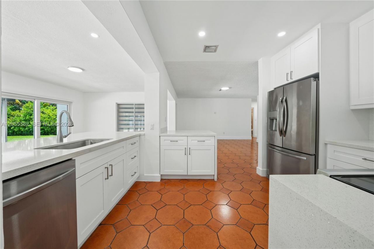 220 NW 130th Ave, Miami, FL 33182 Photo