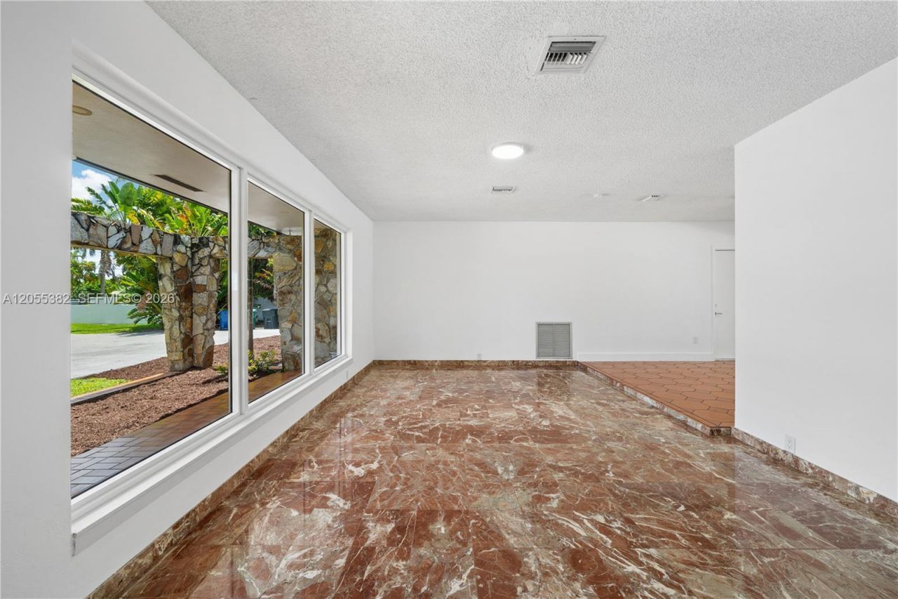 220 NW 130th Ave, Miami, FL 33182 Photo