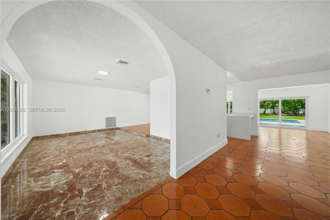 220 NW 130th Ave, Miami, FL 33182 Photo