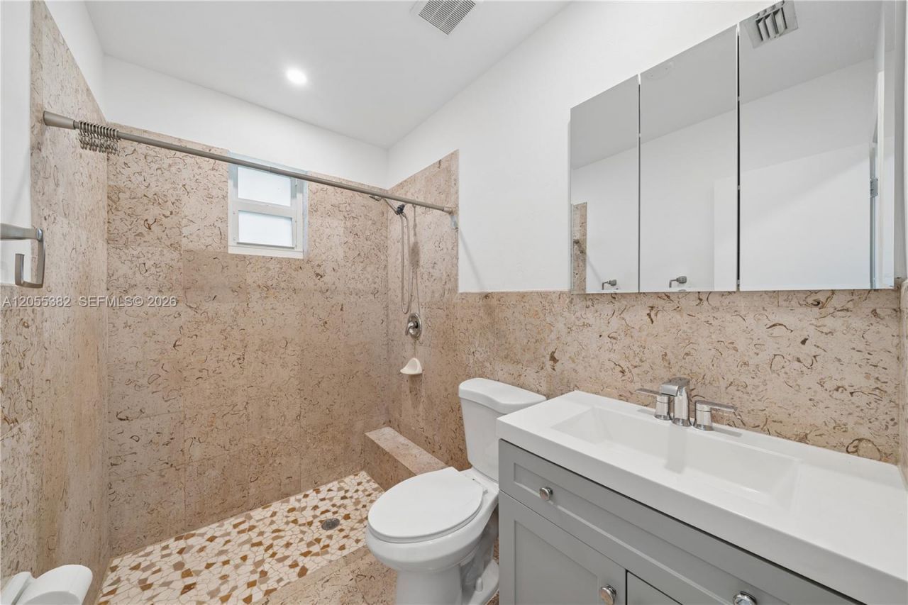 220 NW 130th Ave, Miami, FL 33182 Photo