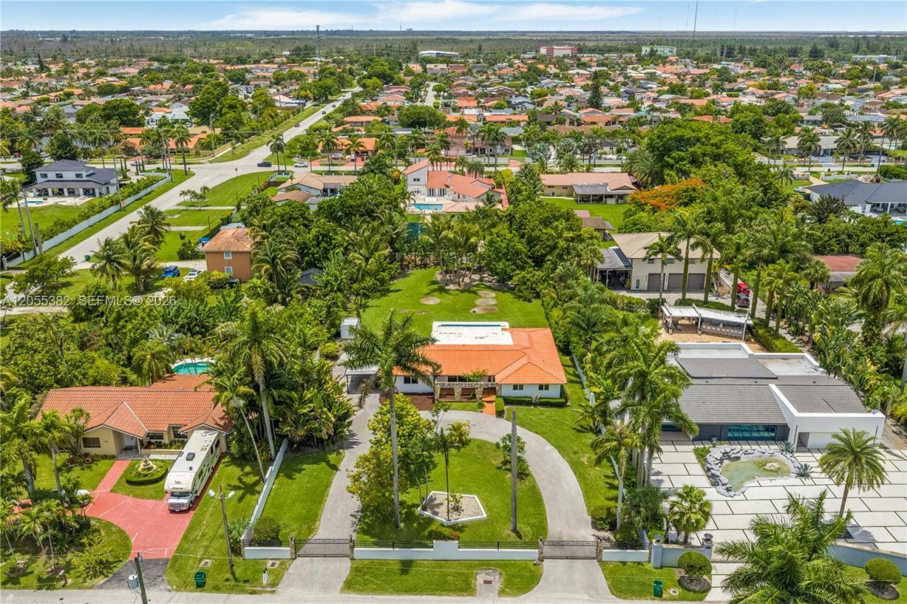 220 NW 130th Ave, Miami, FL 33182 Photo