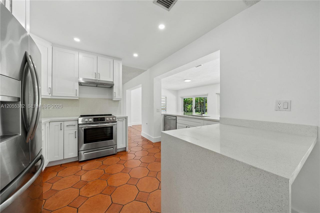 220 NW 130th Ave, Miami, FL 33182 Photo
