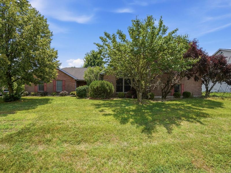 806 Claymore Court, Tipp City, OH 45371 Photo 3