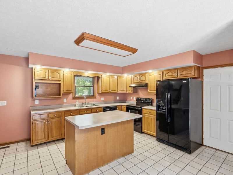 806 Claymore Court, Tipp City, OH 45371 Photo 9