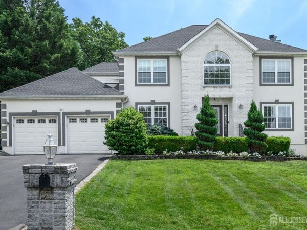 8 Cecilia Court , Howell, NJ 07731
