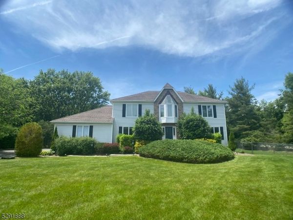 10 Darnay Rd, Morris, NJ 07960
