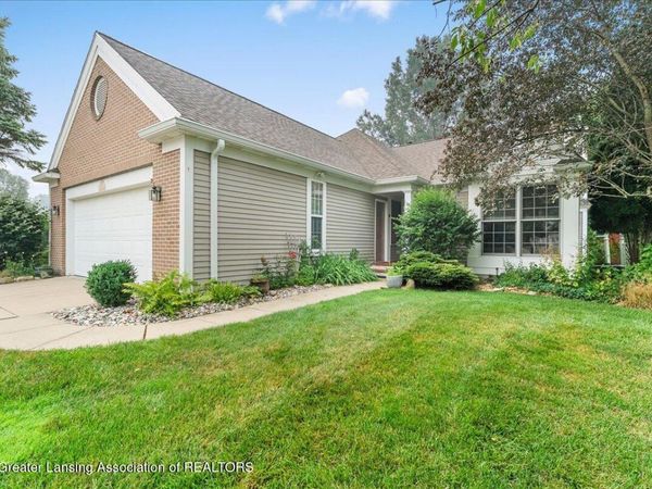 1915 Creek Landing, Haslett, MI 48840