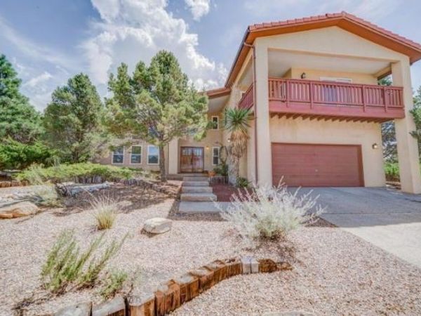 1700 Camino de la Sierra NE, Albuquerque, NM 87112