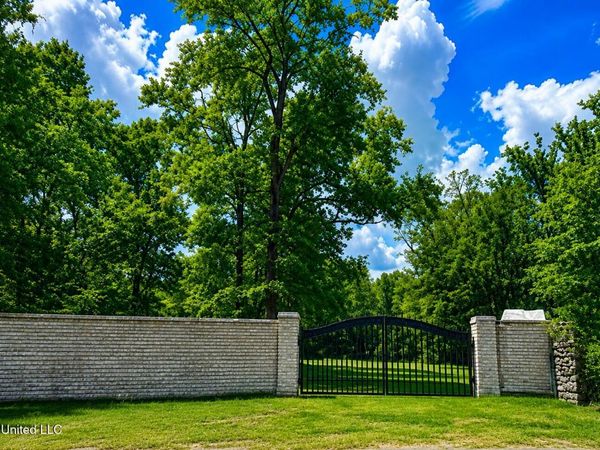Wolf Run Boulevard, Gulfport, MS 39503