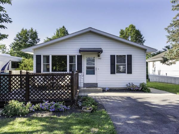 23812 127th St, Salem Lakes, WI 53179