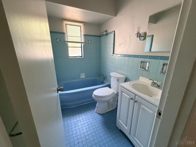5855 Lathrop Place, Cincinnati, OH 45224 Photo 7