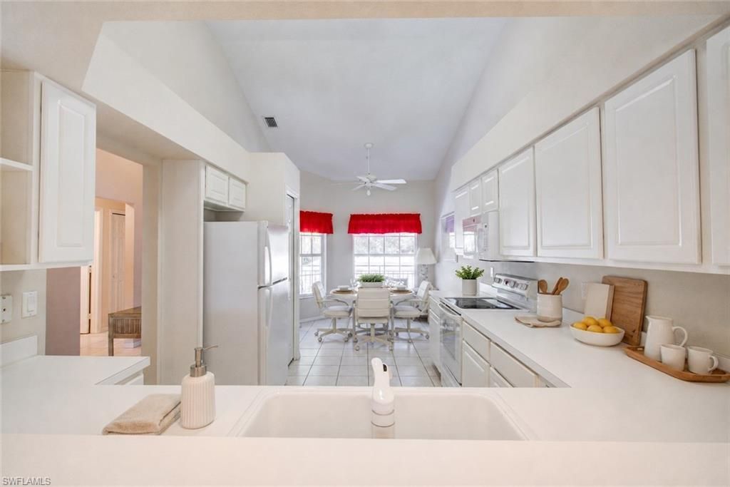 1970 Willow Bend Cir, Unit 204, Naples, FL 34109 Photo