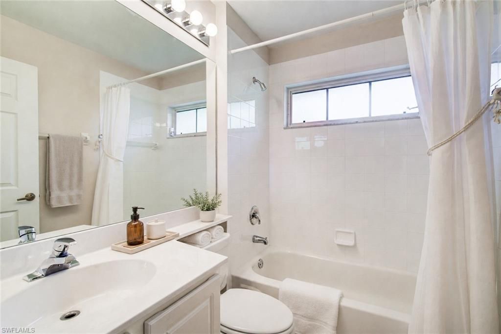 1970 Willow Bend Cir, Unit 204, Naples, FL 34109 Photo
