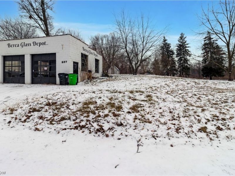358 N Rocky River Drive, Berea, OH 44017 Photo 2