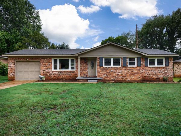 3304 Barton Avenue NW, Huntsville, AL 35810