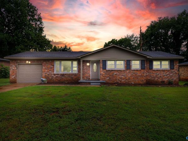 3304 Barton Avenue NW, Huntsville, AL 35810