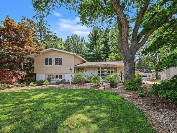 1846 Eastbrook Street SE, Grand Rapids, MI 49508