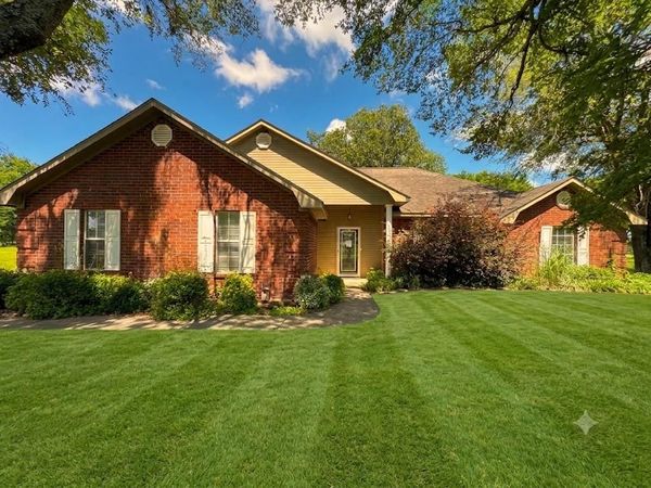1075 N 4285 Road, Hugo, OK 74743