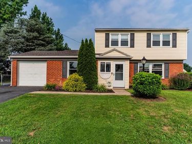 207 LINDA DRIVE, MECHANICSBURG, PA 17055