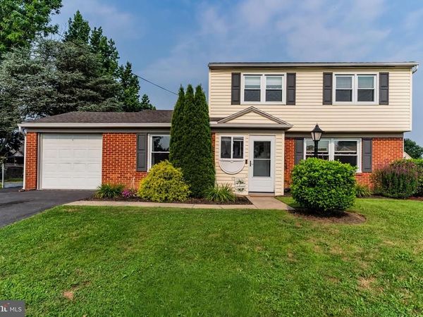 207 LINDA DRIVE , MECHANICSBURG, PA 17055